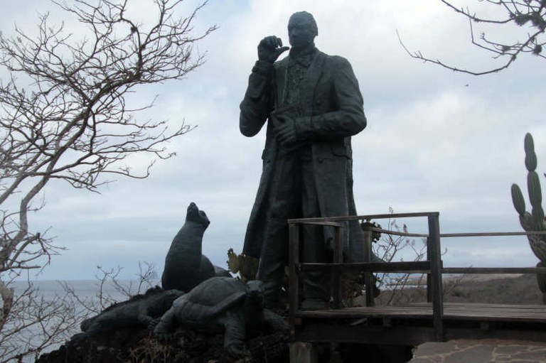 Denkmal für Charles Darwin in San Cristóbal