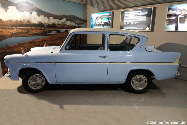 Ford Anglia 105E - Flying Car