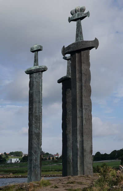 Sverd i Fjell - Schwerter im Berg